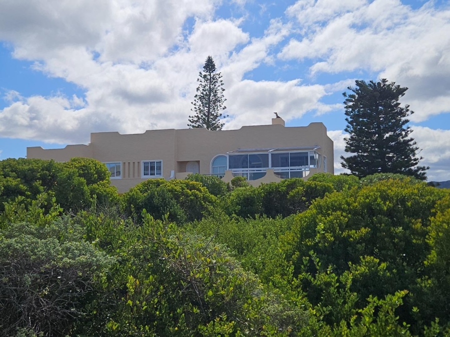 4 Bedroom Property for Sale in Pearly Beach Western Cape